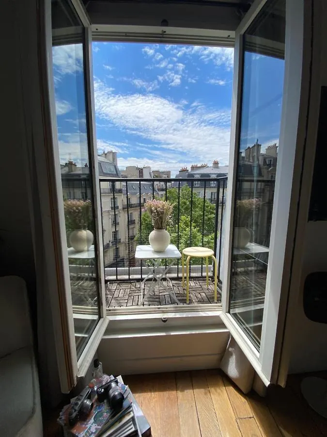 Lumineux, Parc Monceau, Champs Elysees, Sacre Coeur Apartment Paris France